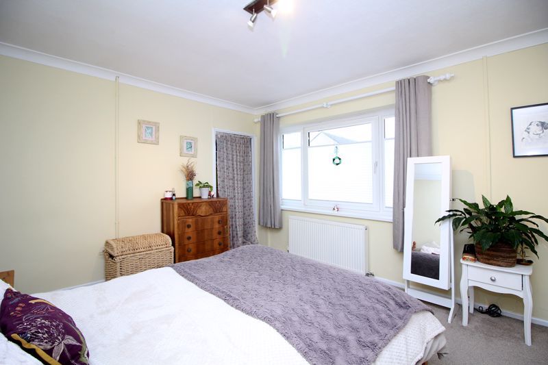 2 bed flat for sale in Heol Illtyd, Llantrisant, Pontyclun CF72, £139,950