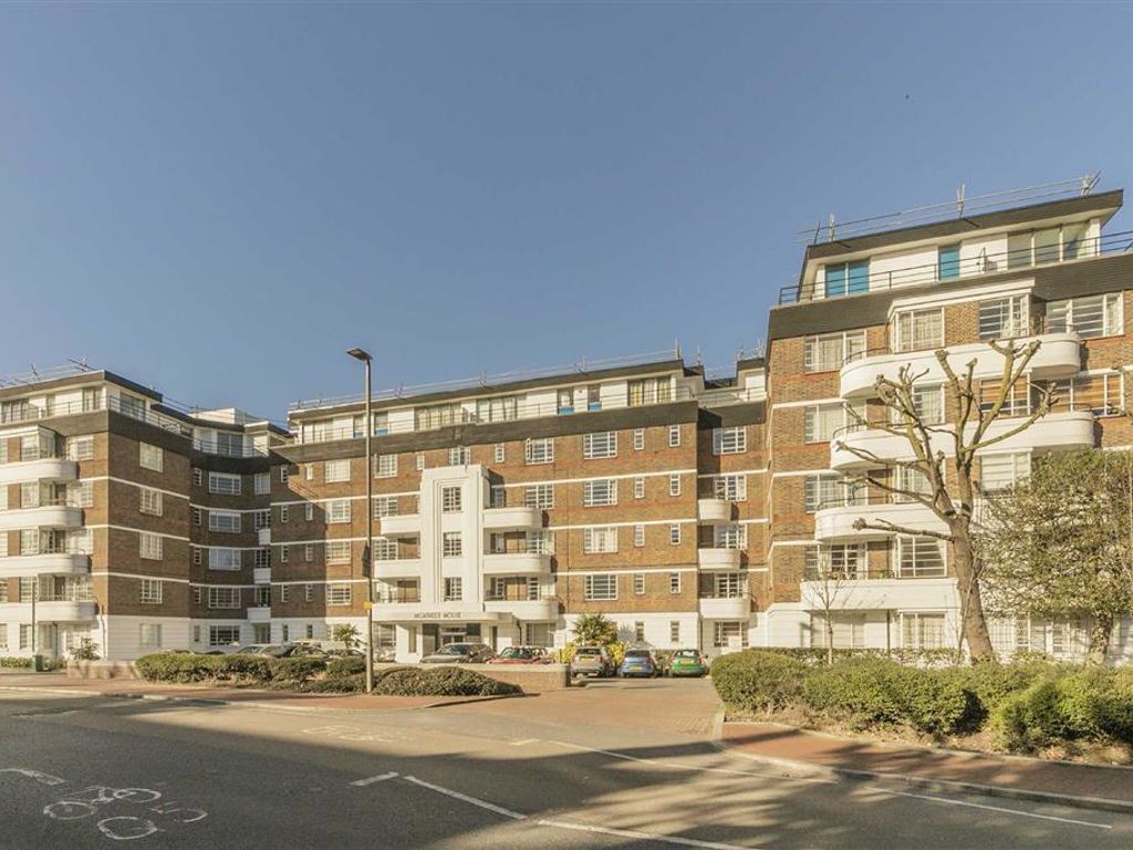 1 bed flat for sale in Nightingale Lane, London SW12, £485,000