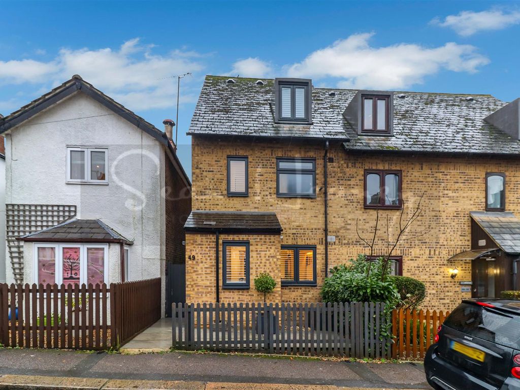 3 bed semi-detached house for sale in Puller Road, Barnet EN5, £775,000