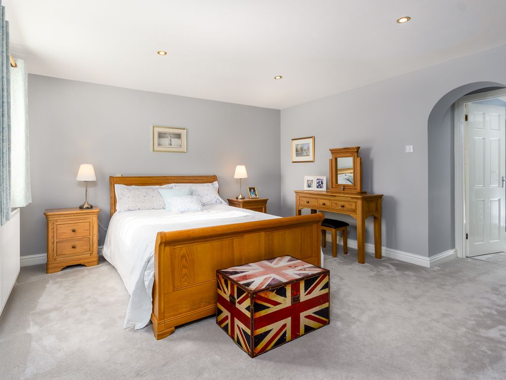 4 bed detached house for sale in Gaydon, Warwickshire CV35, £1,000,000