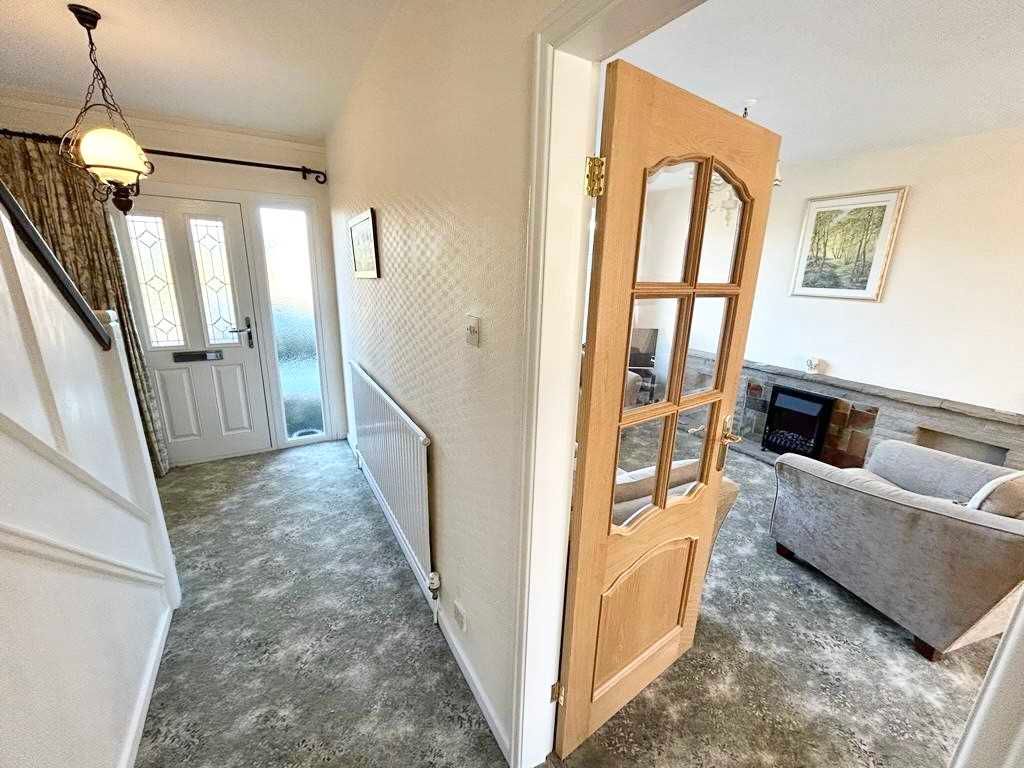 3 bed detached house for sale in Crossdale Drive, Keyworth, Nottingham NG12, £315,000