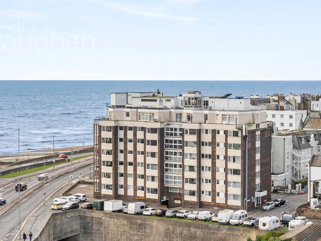 2 bed flat for sale in Arundel Street, Brighton BN2, £300,000