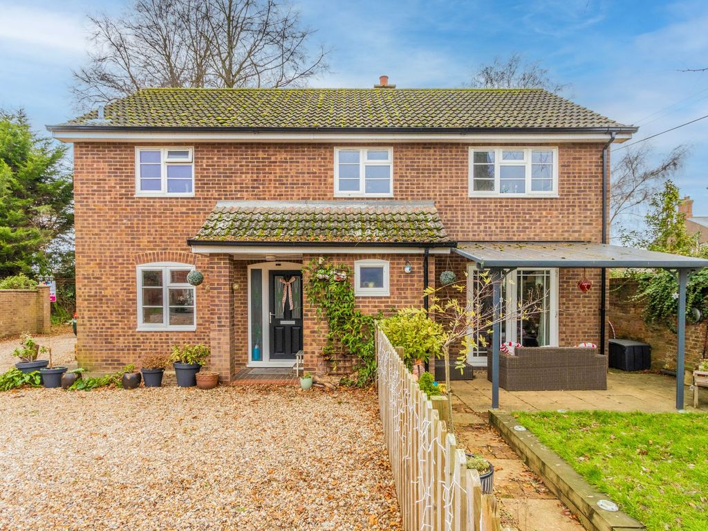 4 bed detached house for sale in Commercial Road, Dereham NR19, £425,000