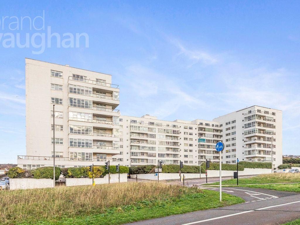 3 bed flat for sale in Marine Gate, Marine Drive, Brighton, East Sussex BN2, £585,000