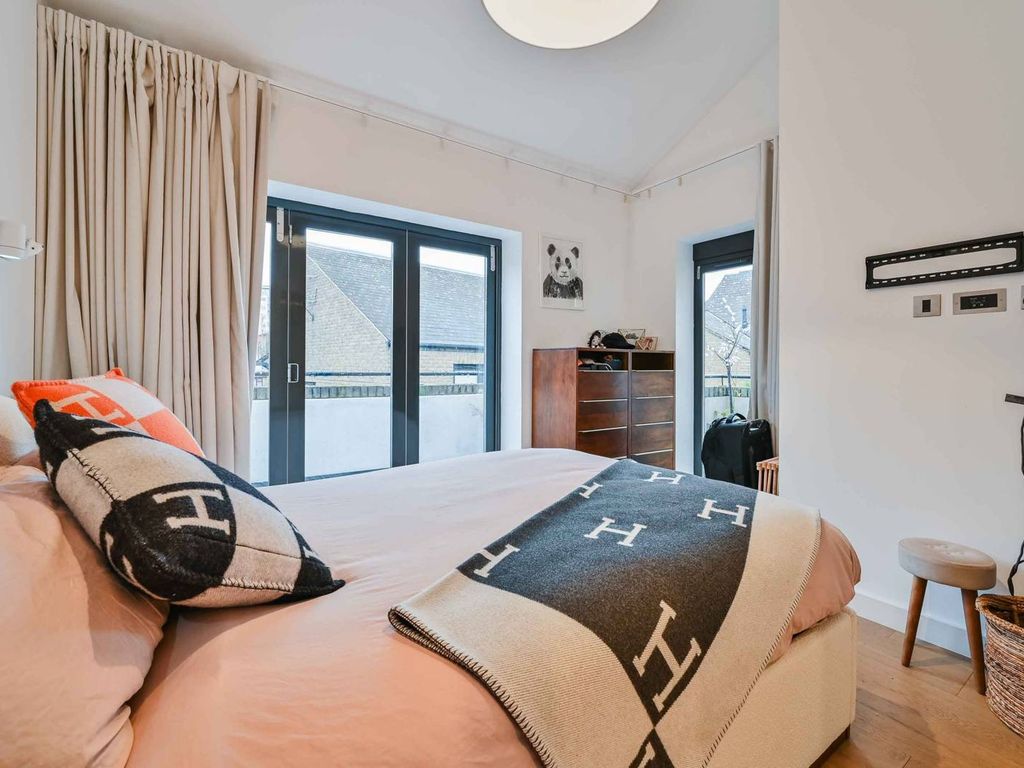 1 bed flat for sale in Shelton Street, Covent Garden, London WC2H, £1,050,000