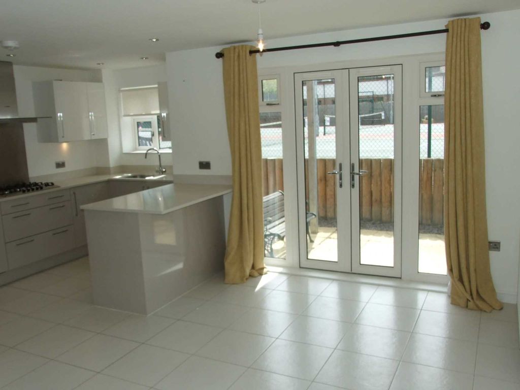2 bed flat for sale in Club Lane, Woburn Sands MK17, £365,000