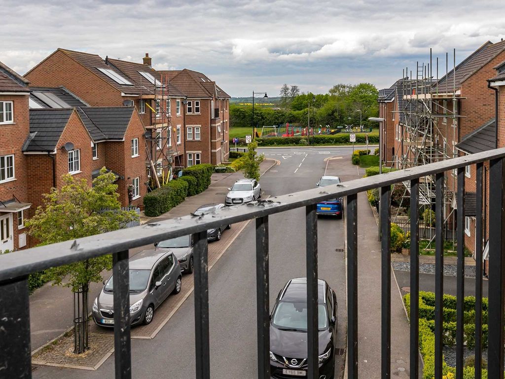 2 bed flat for sale in Greensand View, Woburn Sands MK17, £215,000