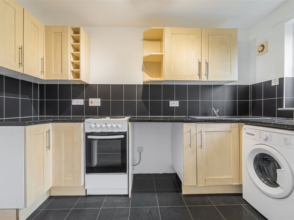 1 bed flat for sale in The Carrions, Totnes TQ9, £185,000