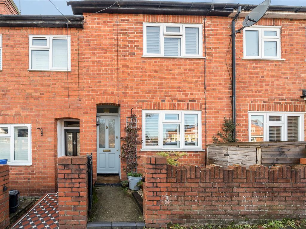 2 bed terraced house for sale in Rutland Road, Maidenhead SL6, £475,000