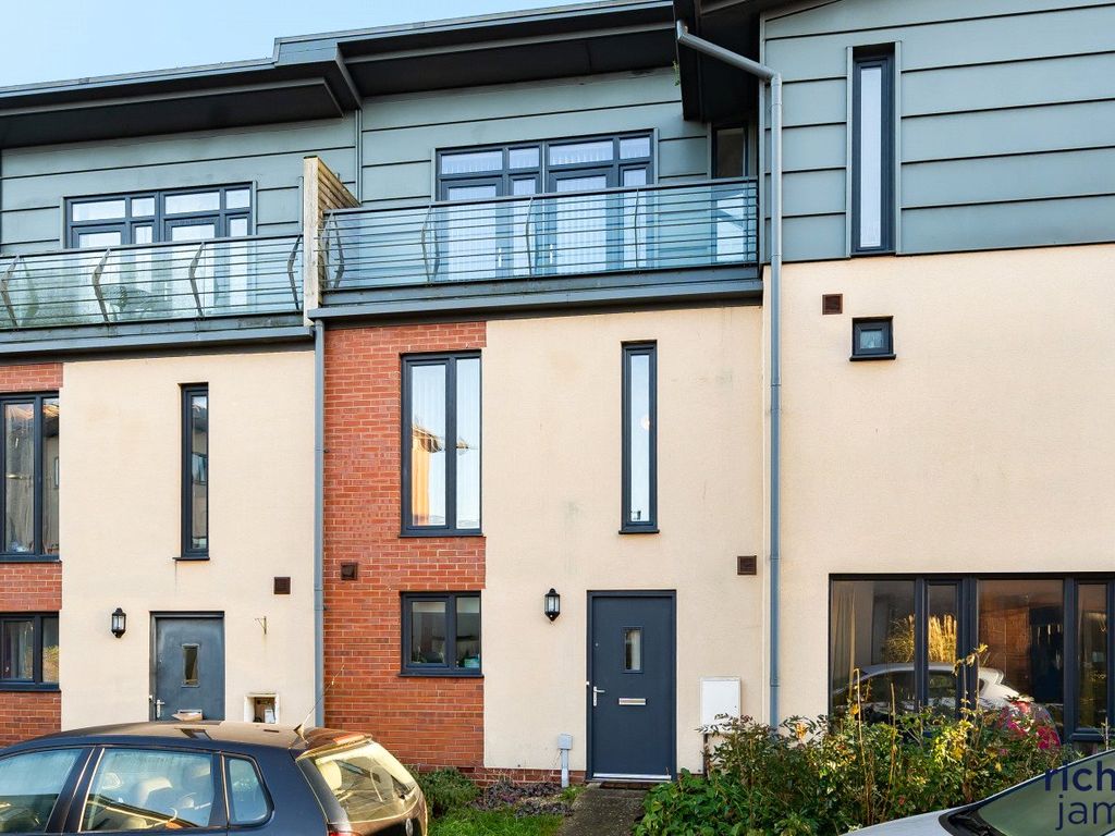 3 bed terraced house for sale in Hayman Crescent, Marlborough Park, Swindon SN3, £96,100