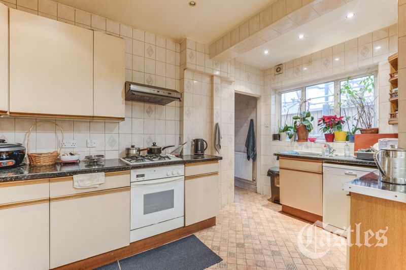 7 bed terraced house for sale in Clarence Road, London N22, £1,100,000