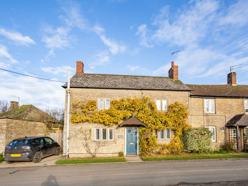 3 bed cottage for sale in Fewcott Road, Fritwell, Bicester OX27, £525,000