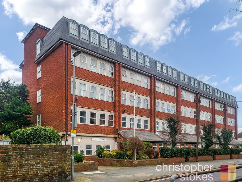 2 bed flat for sale in Trinity House, Trinity Lane, Waltham Cross, Hertfordshire EN8, £235,000