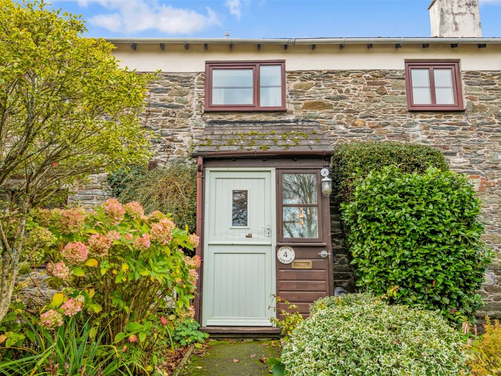 3 bed barn conversion for sale in Higher Batson, Salcombe TQ8, £550,000