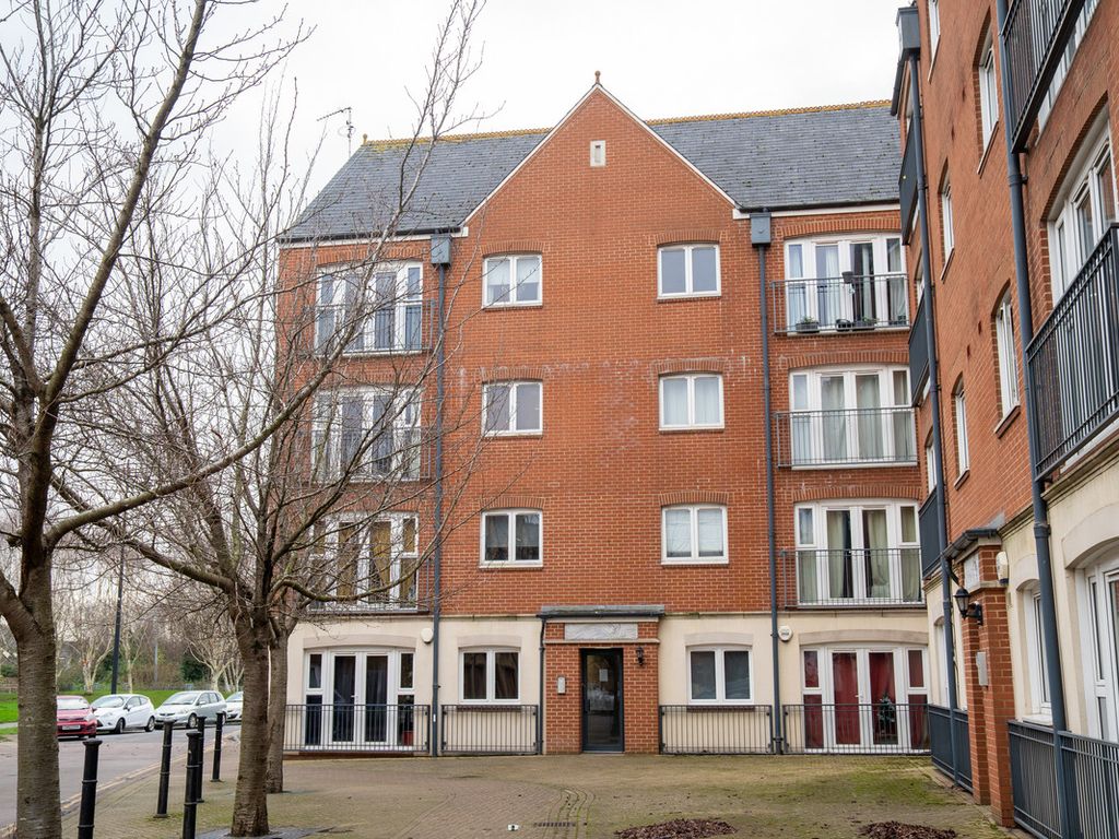 2 bed flat for sale in Harrowby Street, Cardiff CF10, £175,000