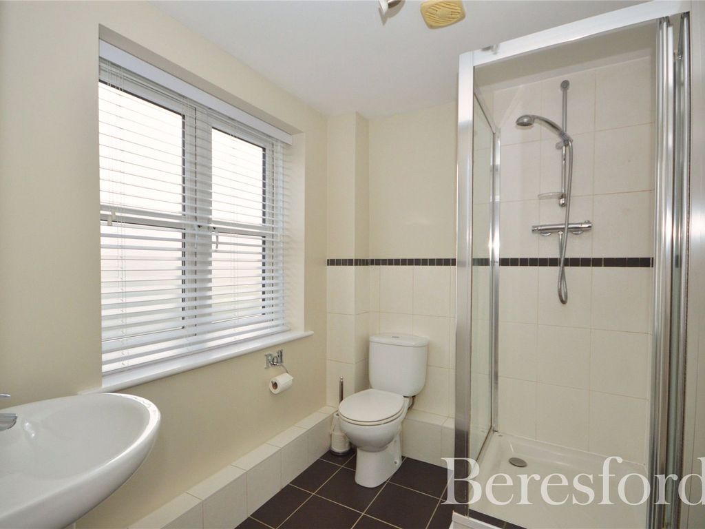 2 bed flat for sale in College Court, 3 Scholars Way RM2, £292,500