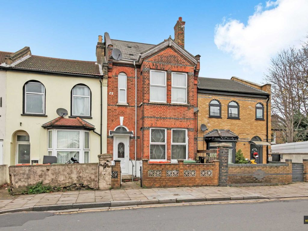 4 bed terraced house for sale in Plashet Road, Plaistow E13, £600,000