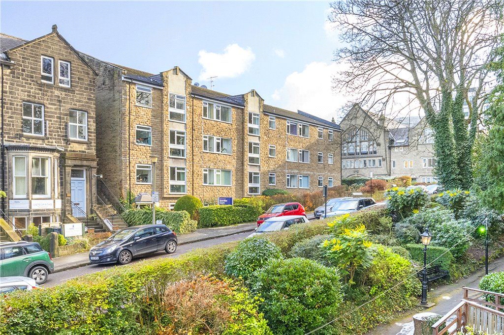 2 bed flat for sale in Wells Promenade, Ilkley, West Yorkshire LS29, £149,950