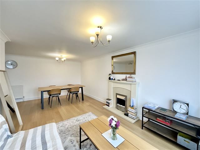 3 bed flat for sale in Fairbarn Drive, Stannington, Sheffield S6, £180,000