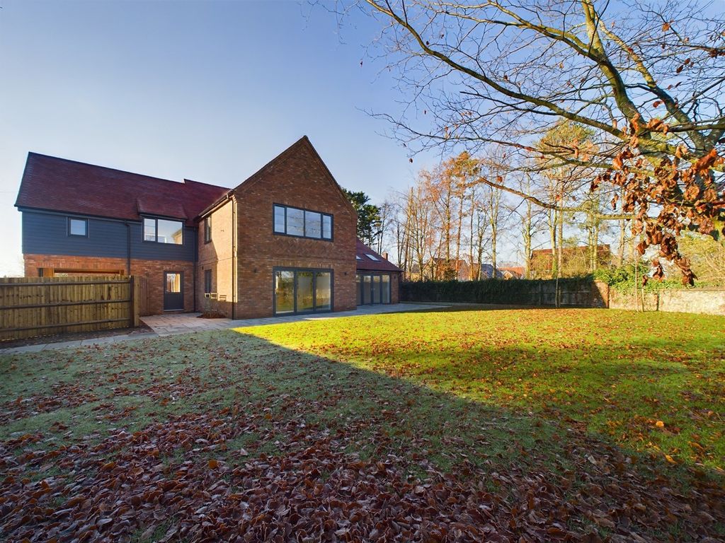 New home, 5 bed detached house for sale in Walden Road, Great Chesterford, Saffron Walden CB10, £1,250,000
