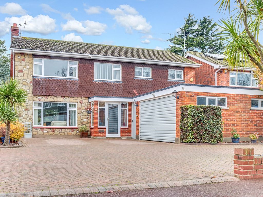 4 bed detached house for sale in Maplin Way North, Thorpe Bay SS1, £795,995