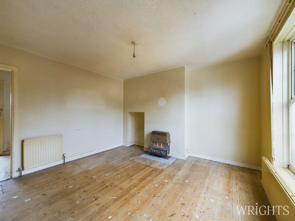 3 bed end terrace house for sale in Barnfield Road, Welwyn Garden City AL7, £342,000