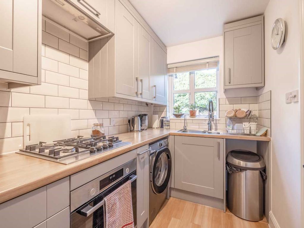 2 bed terraced house for sale in Alston Gardens, Maidenhead SL6, £475,000