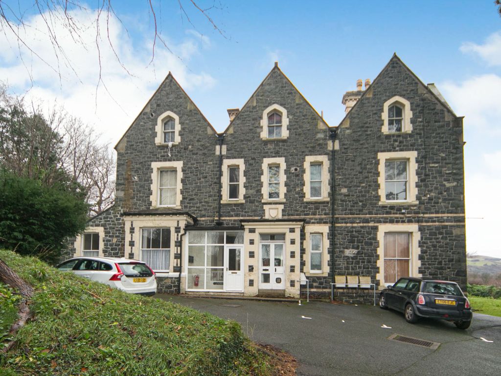 1 bed flat for sale in Park Road, Llanfairfechan, Conwy LL33, £75,000