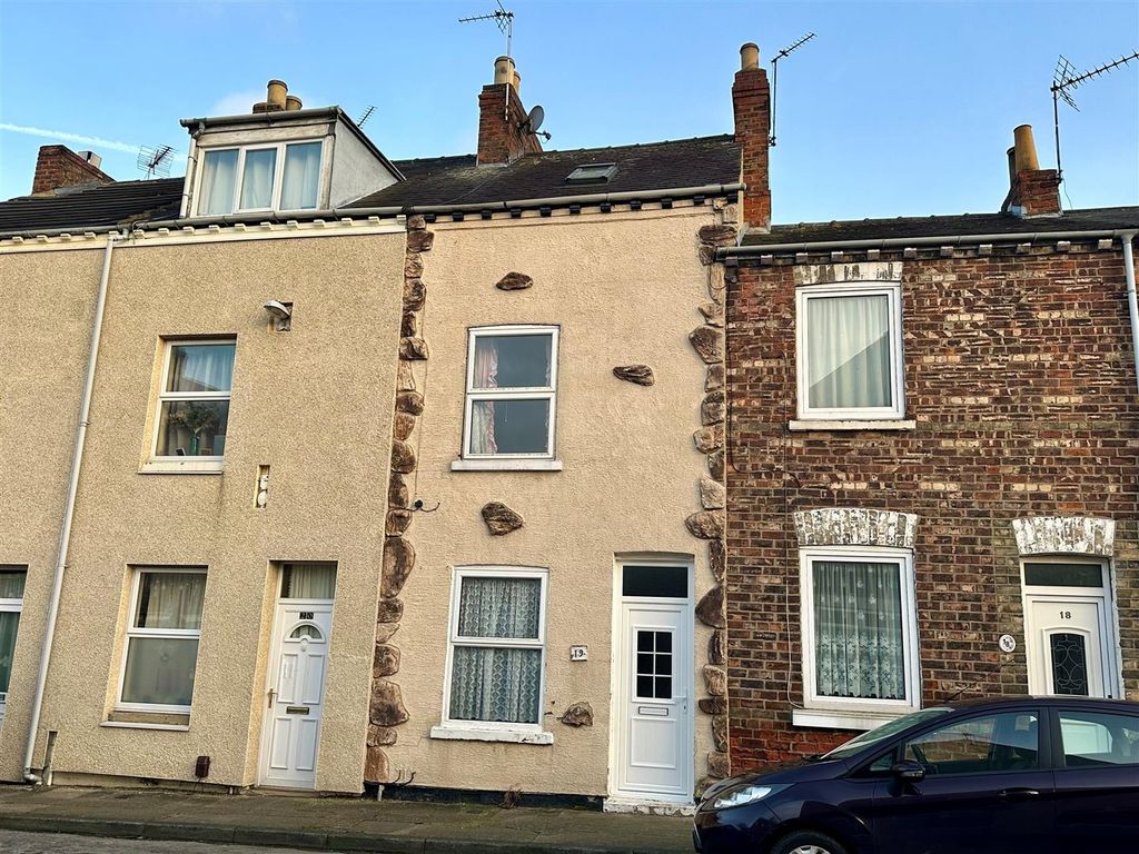 3 bed property for sale in Bright Street, York YO26, £190,000
