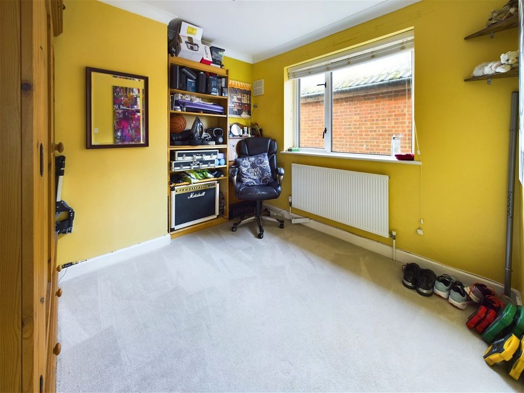 2 bed end terrace house for sale in Angmering Way, Rustington, Littlehampton BN16, £230,000