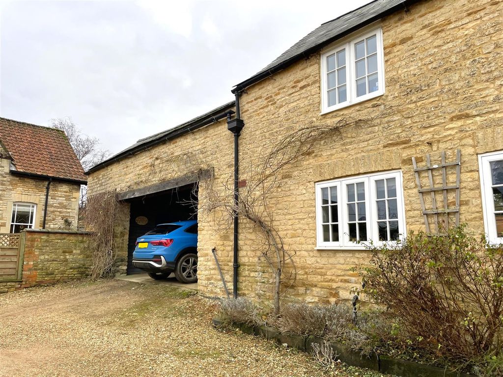 4 bed cottage to rent in School Lane, Morcott, Oakham LE15, £1,995 pcm