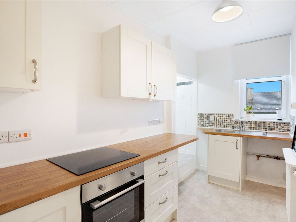 2 bed flat for sale in Broadholm Street, Glasgow G22, £80,000