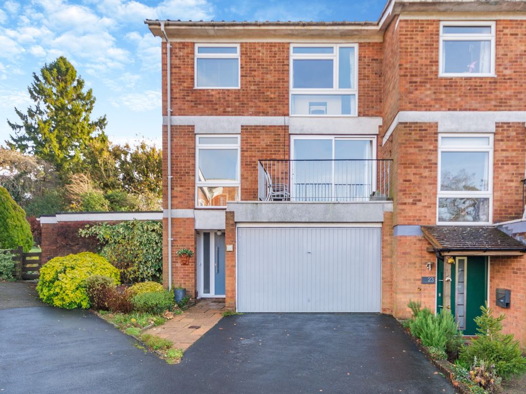 4 bed end terrace house for sale in Highover Park, Amersham HP7, £799,995