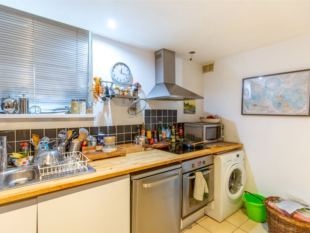 3 bed flat for sale in Jacobs Wells Road, Bristol BS8, £280,000