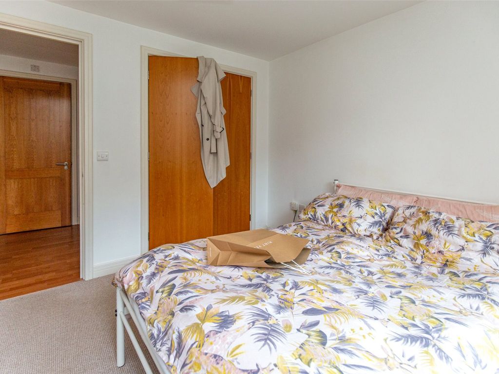 1 bed flat for sale in Merchants Road, Clifton, Bristol BS8, £275,000