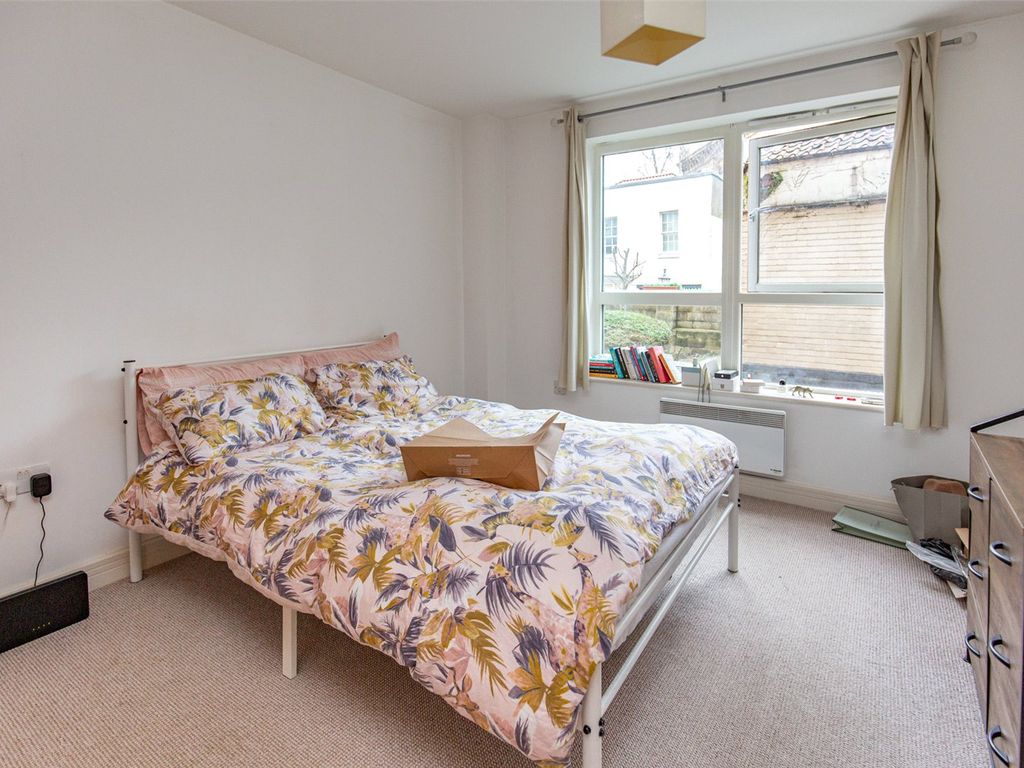 1 bed flat for sale in Merchants Road, Clifton, Bristol BS8, £275,000