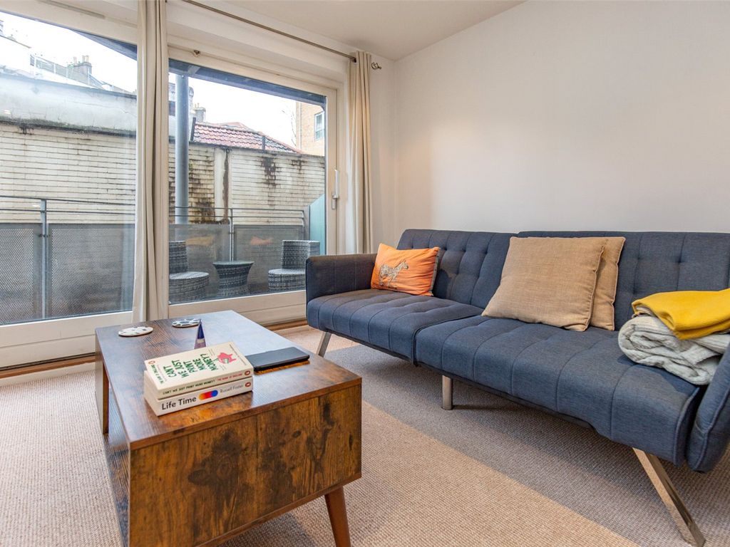 1 bed flat for sale in Merchants Road, Clifton, Bristol BS8, £275,000