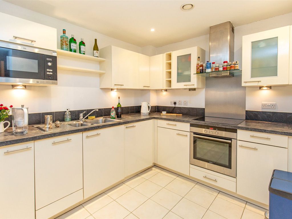 1 bed flat for sale in Merchants Road, Clifton, Bristol BS8, £275,000