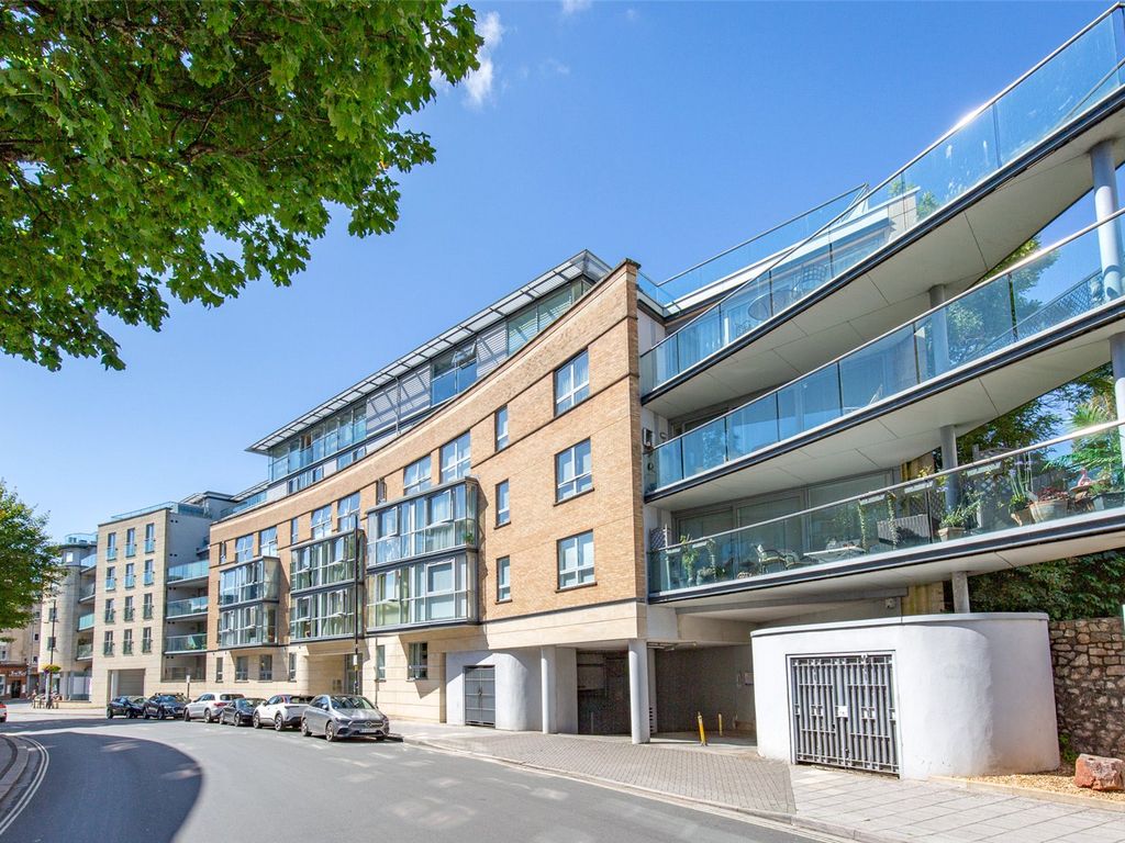 1 bed flat for sale in Merchants Road, Clifton, Bristol BS8, £275,000