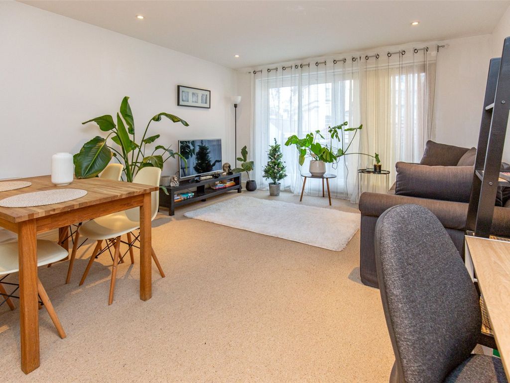 1 bed flat for sale in Merchants Road, Clifton, Bristol BS8, £265,000