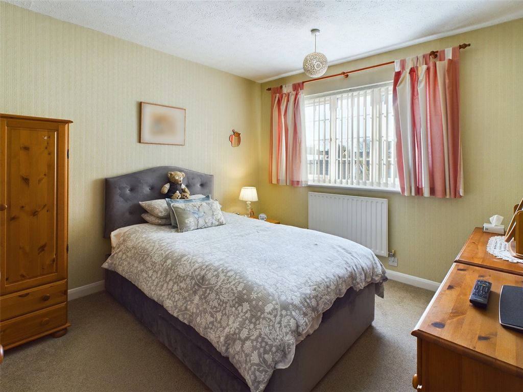 3 bed detached house for sale in Linford Court, Bramcote, Nottingham, Nottinghamshire NG9, £360,000