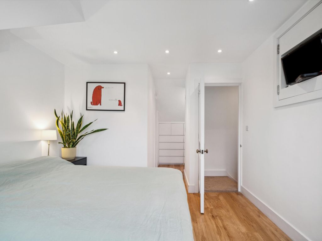 3 bed terraced house for sale in Abercrombie Street, London SW11, £960,000