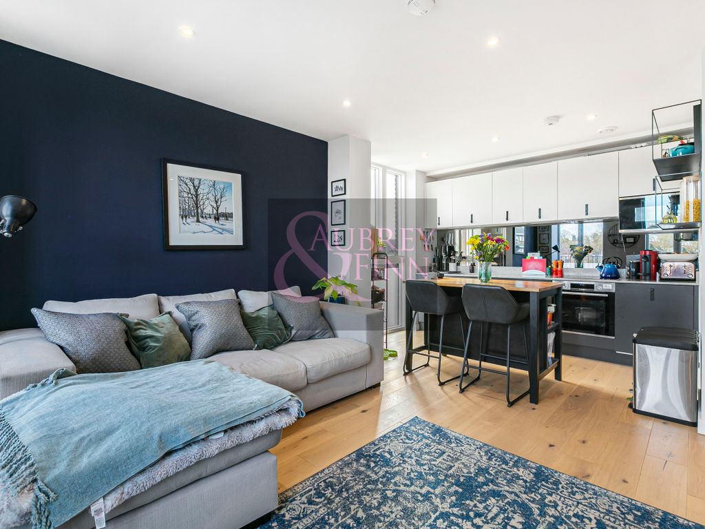 1 bed flat for sale in Hertfordshire House, Civic Close, St. Albans, Hertfordshire AL1, £367,500