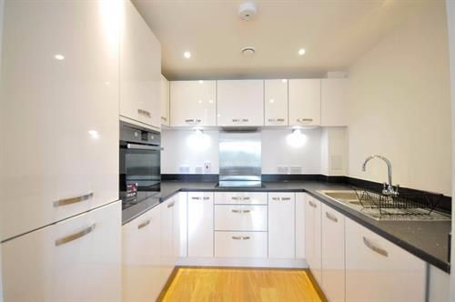 1 bed flat to rent in Atkins Square, Dalston Lane, London E8, £2,350 pcm