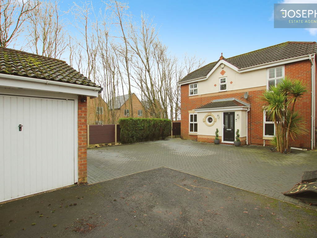 3 bed detached house for sale in Wellburn Close, Bolton BL3, £349,950
