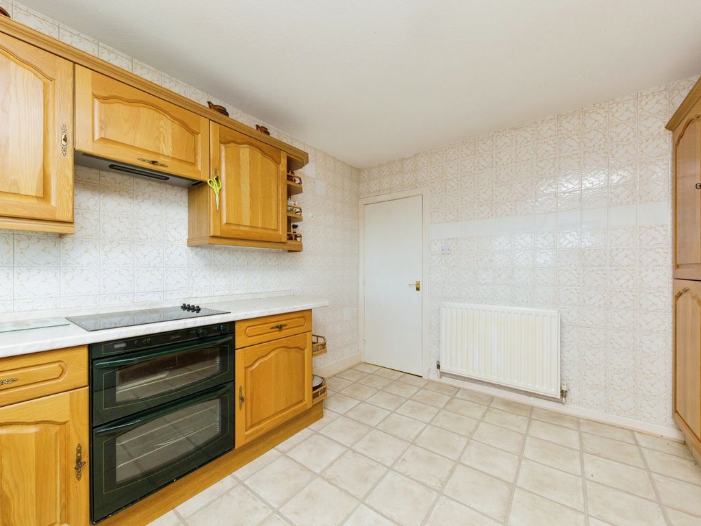 2 bed flat for sale in Bollinbrook Road, Macclesfield, Cheshire SK10, £230,000