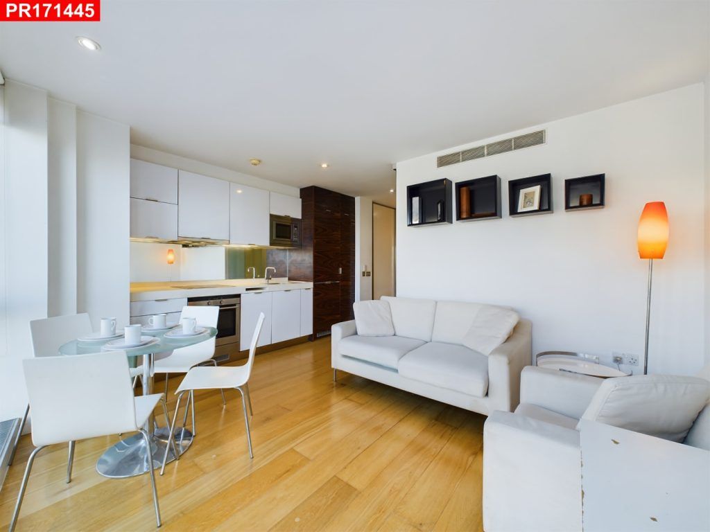 1 bed flat to rent in Fairmont Avenue, Blackwall, – Studio Flat E14, £1,733 pcm