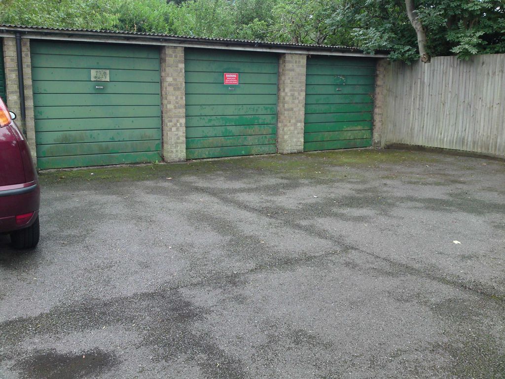 Parking/garage for sale in Whitton Road, Twickenham TW1, £125,000