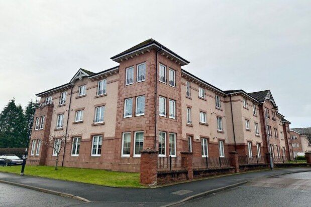 2 bed flat to rent in Old Station Court, Glasgow G71, £1,100 pcm