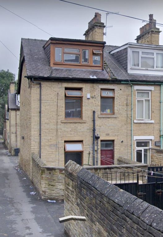 6 bed terraced house for sale in Grantham Place, Bradford BD7, £185,000
